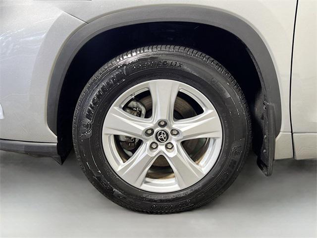used 2024 Toyota Highlander car, priced at $38,803