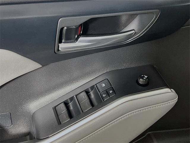 used 2022 Toyota Highlander car, priced at $31,436