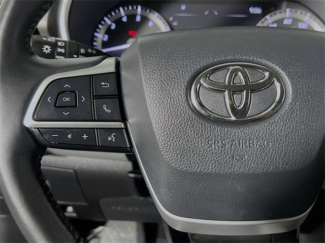 used 2022 Toyota Highlander car, priced at $31,436
