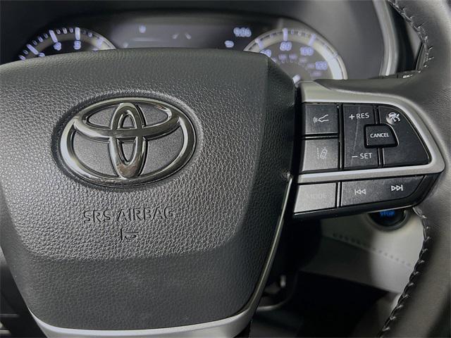 used 2022 Toyota Highlander car, priced at $31,436
