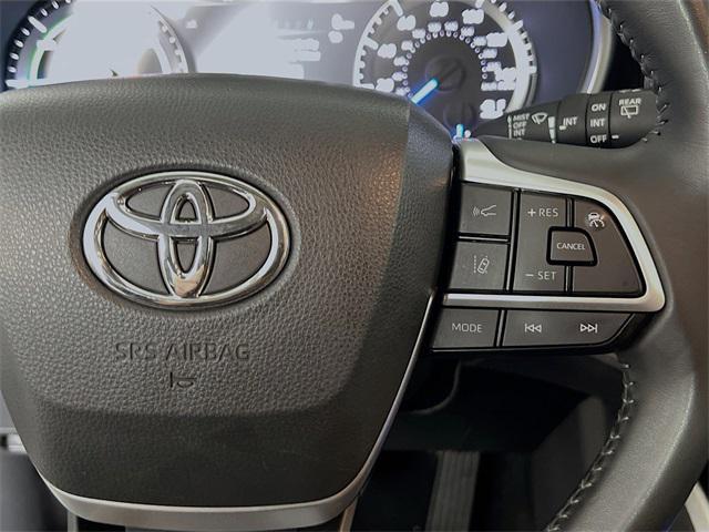 used 2024 Toyota Highlander Hybrid car, priced at $43,702