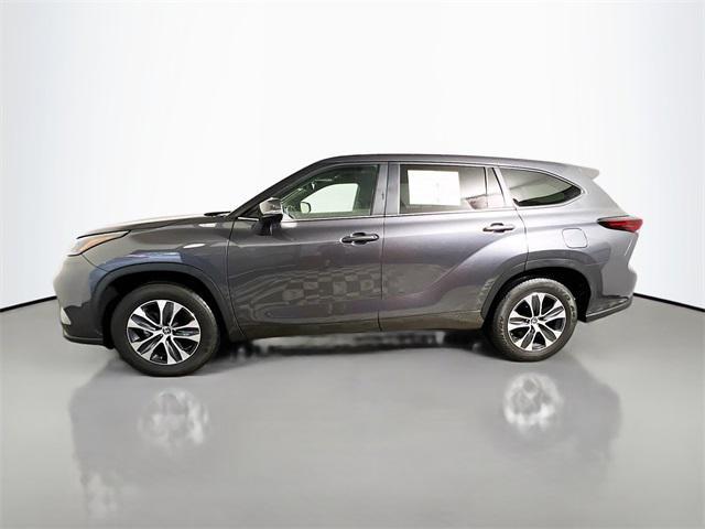 used 2024 Toyota Highlander Hybrid car, priced at $43,702