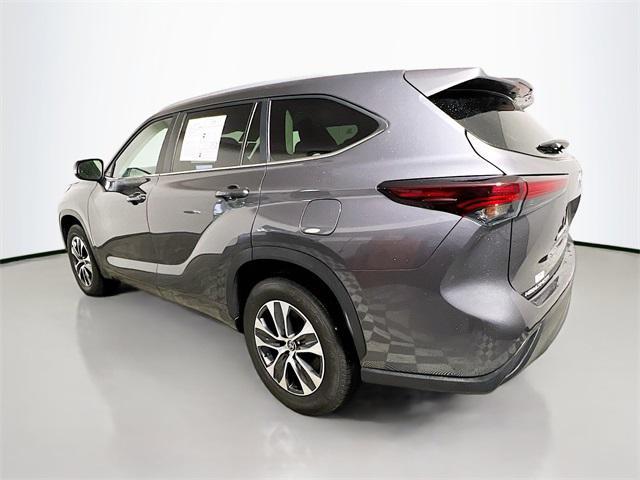 used 2024 Toyota Highlander Hybrid car, priced at $43,702