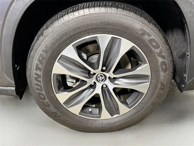 used 2024 Toyota Highlander Hybrid car, priced at $43,702