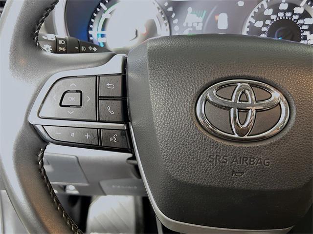 used 2024 Toyota Highlander Hybrid car, priced at $43,702