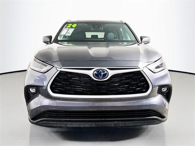 used 2024 Toyota Highlander Hybrid car, priced at $43,702