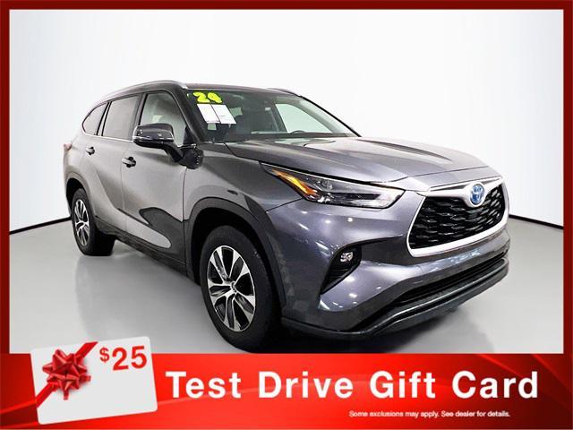 used 2024 Toyota Highlander Hybrid car, priced at $43,702