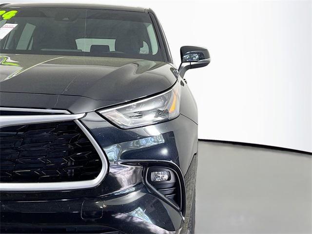 used 2024 Toyota Highlander car, priced at $41,161