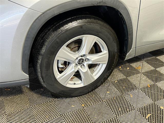 used 2022 Toyota Highlander car, priced at $35,439