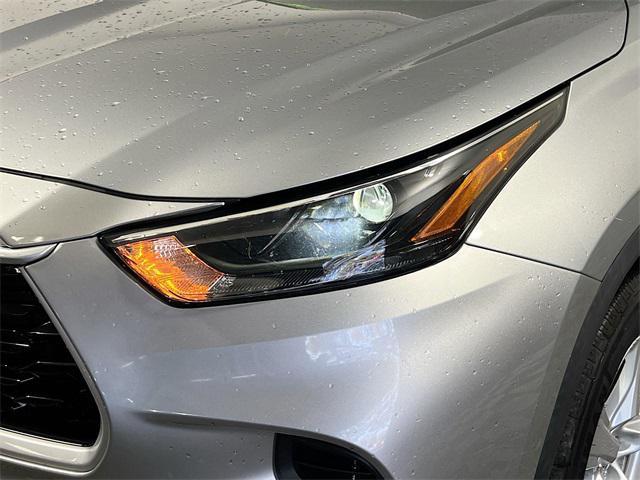 used 2022 Toyota Highlander car, priced at $35,439