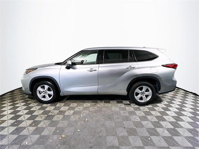 used 2022 Toyota Highlander car, priced at $35,439