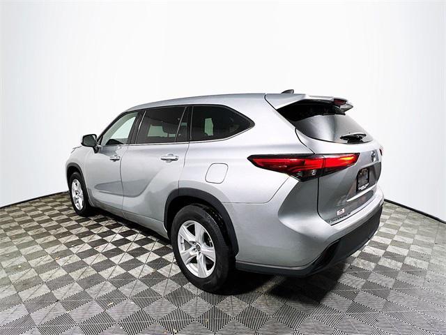 used 2022 Toyota Highlander car, priced at $35,439
