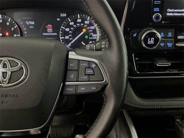 used 2020 Toyota Highlander car, priced at $23,660