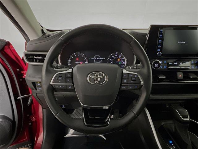 used 2020 Toyota Highlander car, priced at $23,660