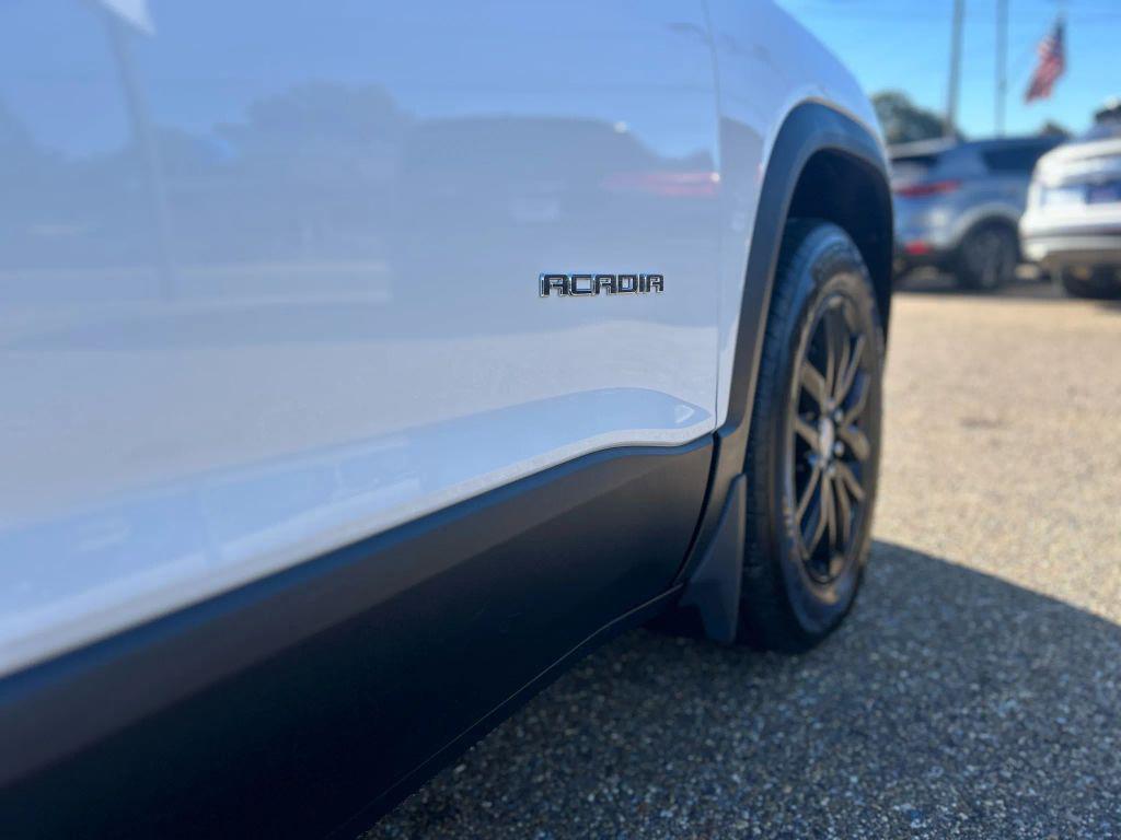 used 2018 GMC Acadia car, priced at $13,995