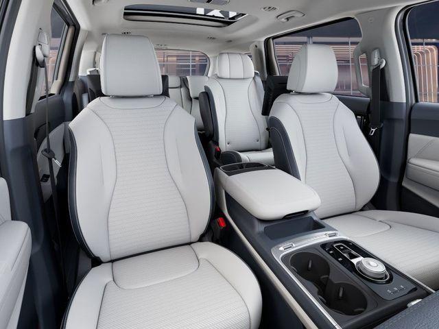 new 2025 Kia Carnival Hybrid car, priced at $56,405