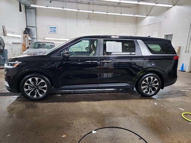 used 2022 Kia Carnival car, priced at $32,129