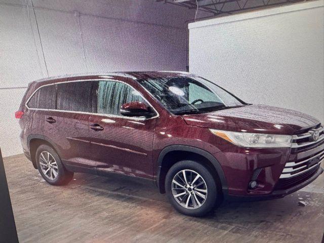 used 2019 Toyota Highlander car, priced at $24,998