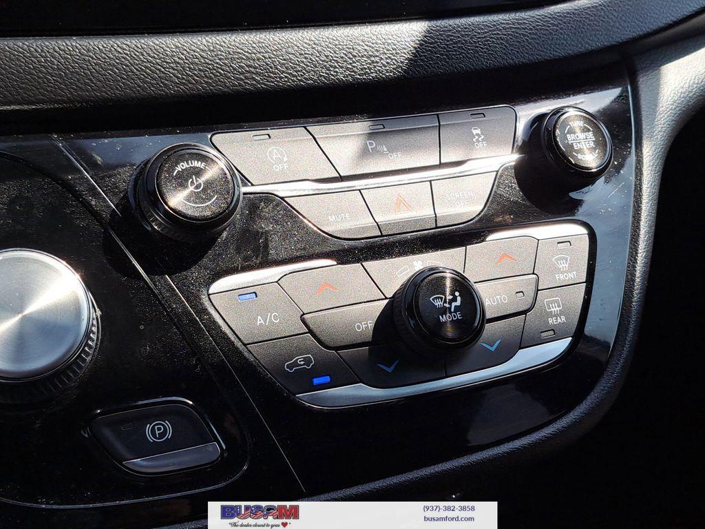 used 2019 Chrysler Pacifica car, priced at $18,500