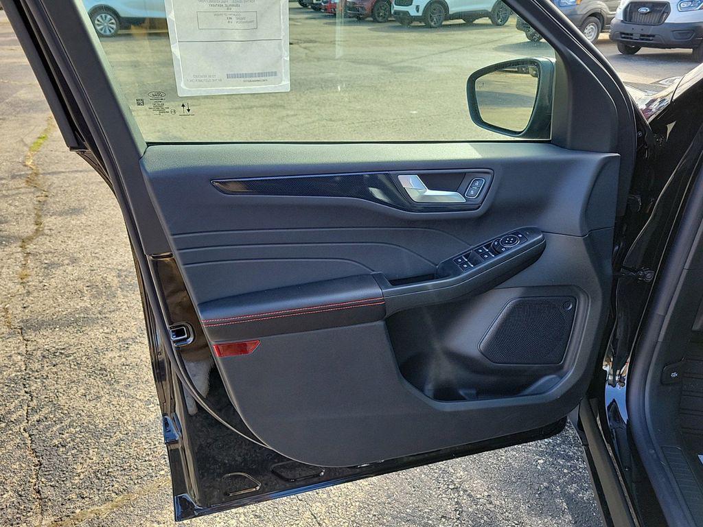 new 2025 Ford Escape car, priced at $31,000