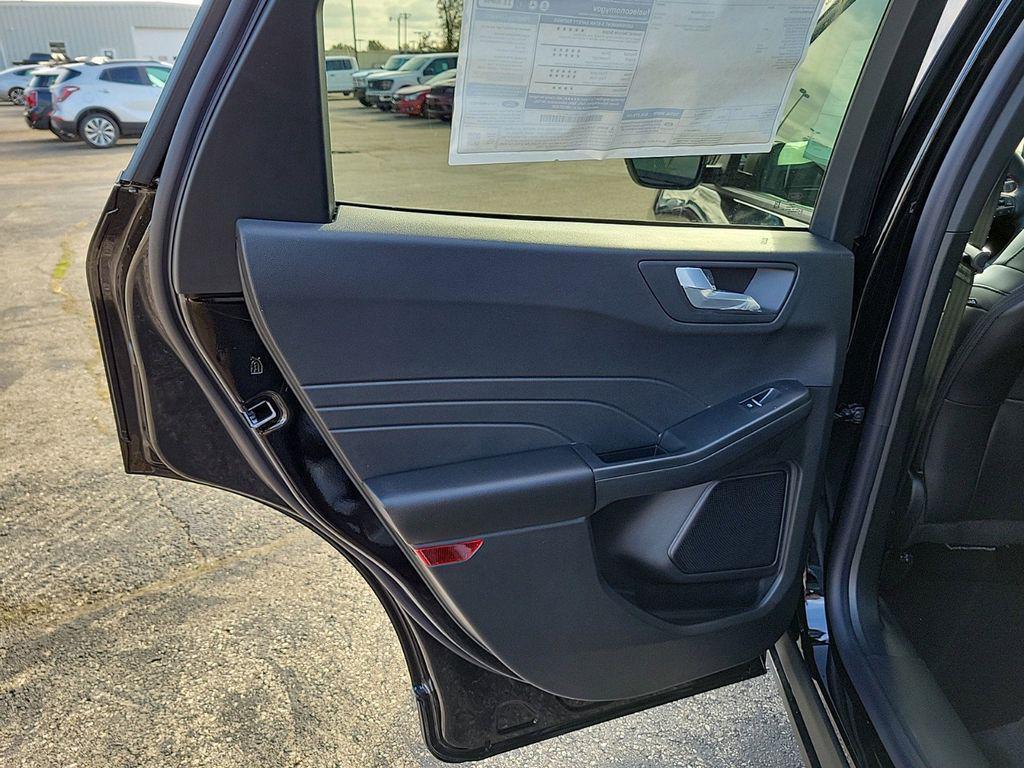new 2025 Ford Escape car, priced at $31,000