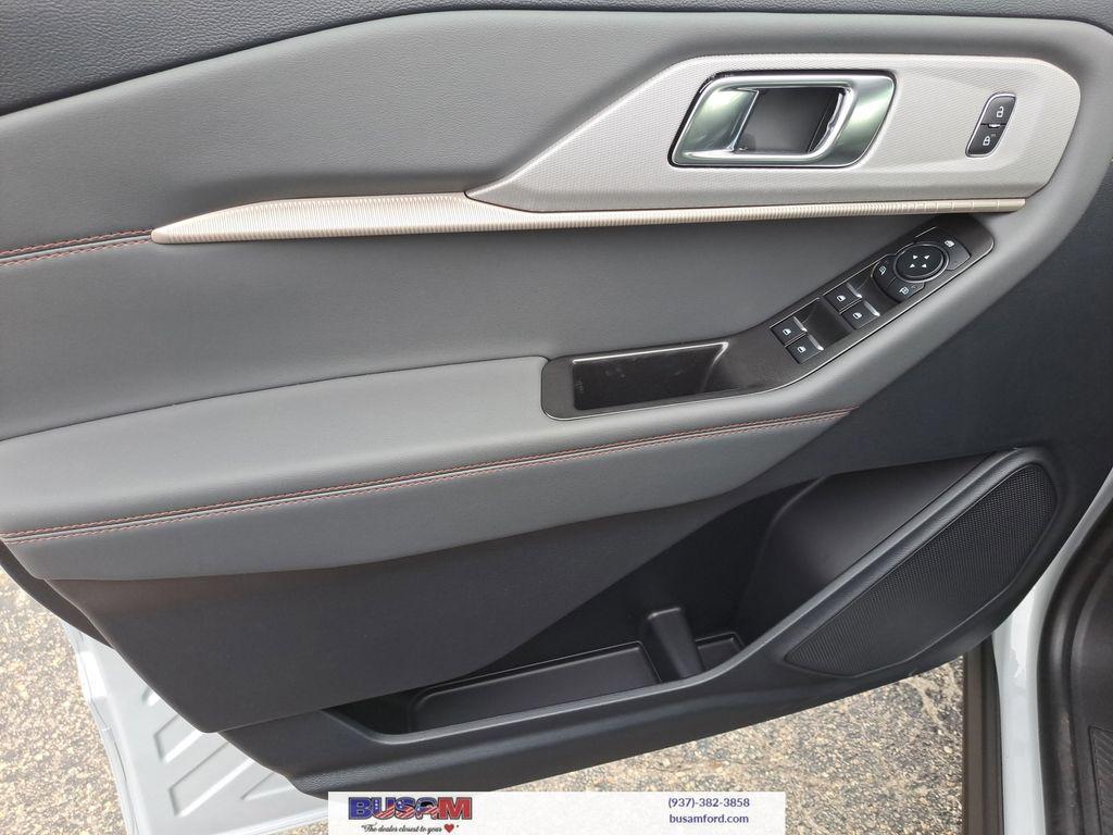 new 2025 Ford Explorer car, priced at $48,720