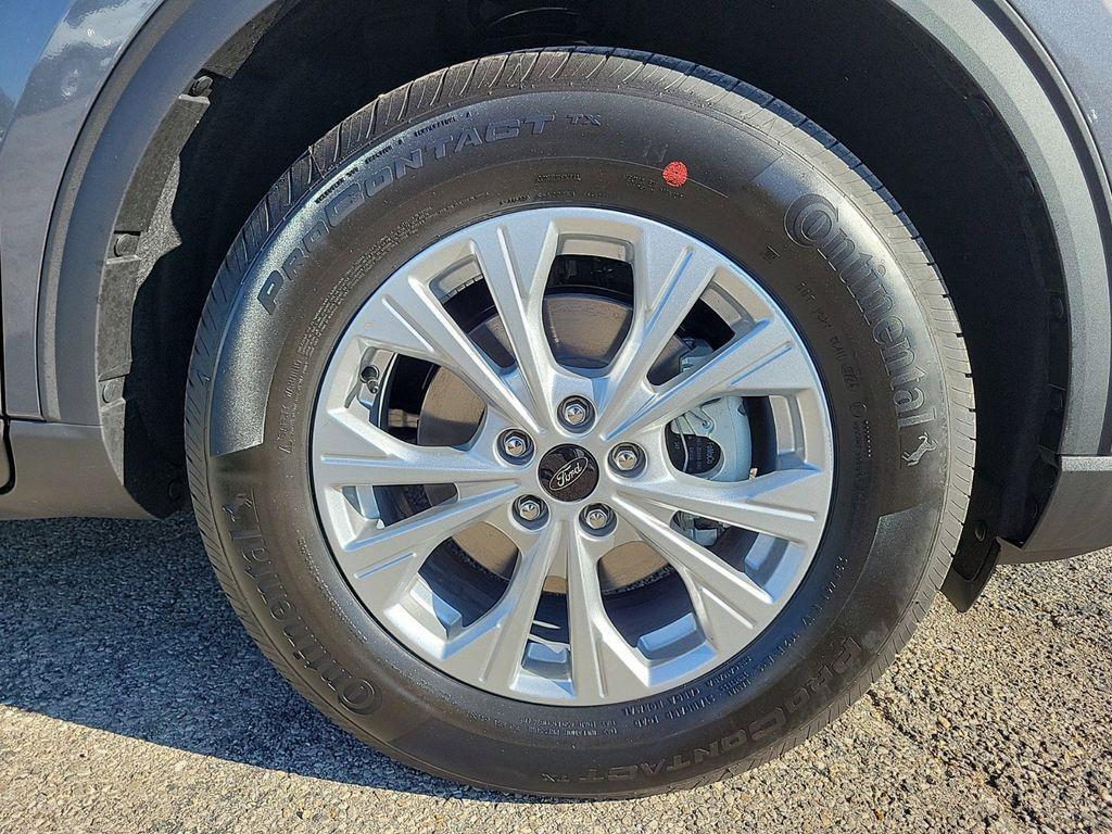 new 2025 Ford Escape car, priced at $28,999