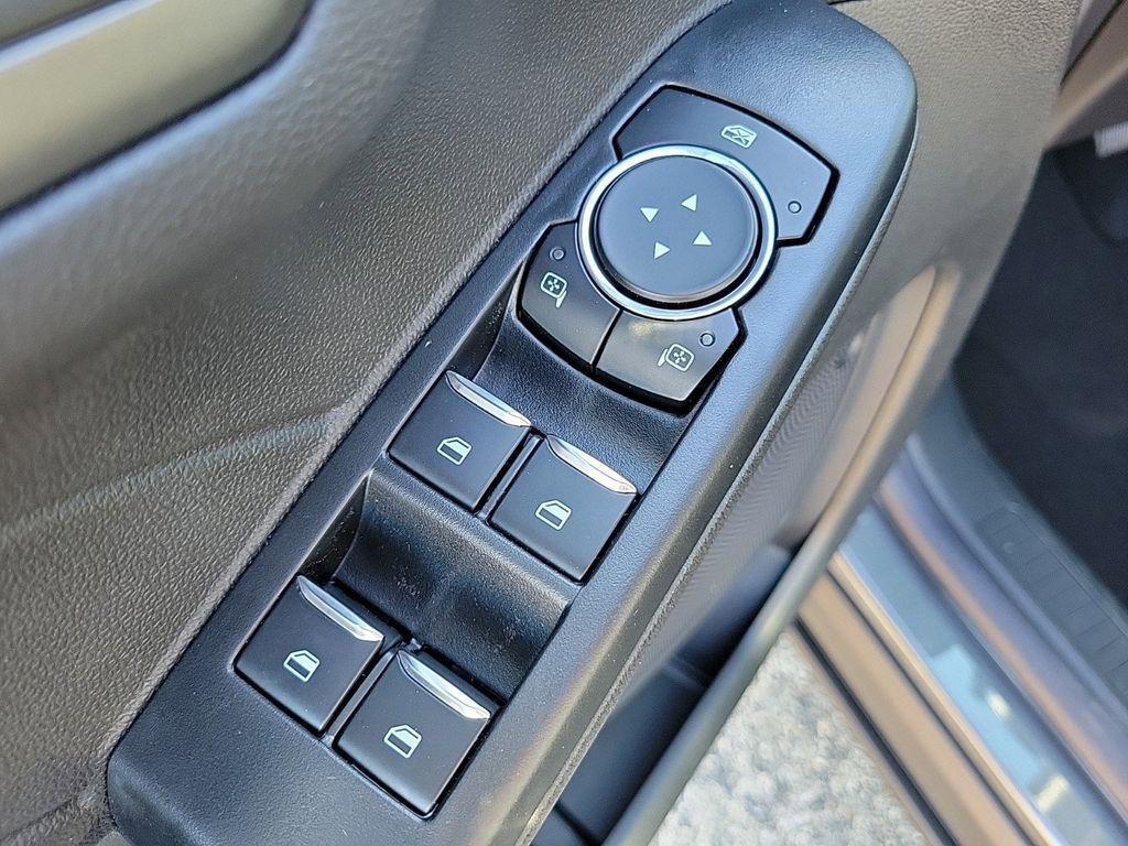 new 2025 Ford Escape car, priced at $28,999