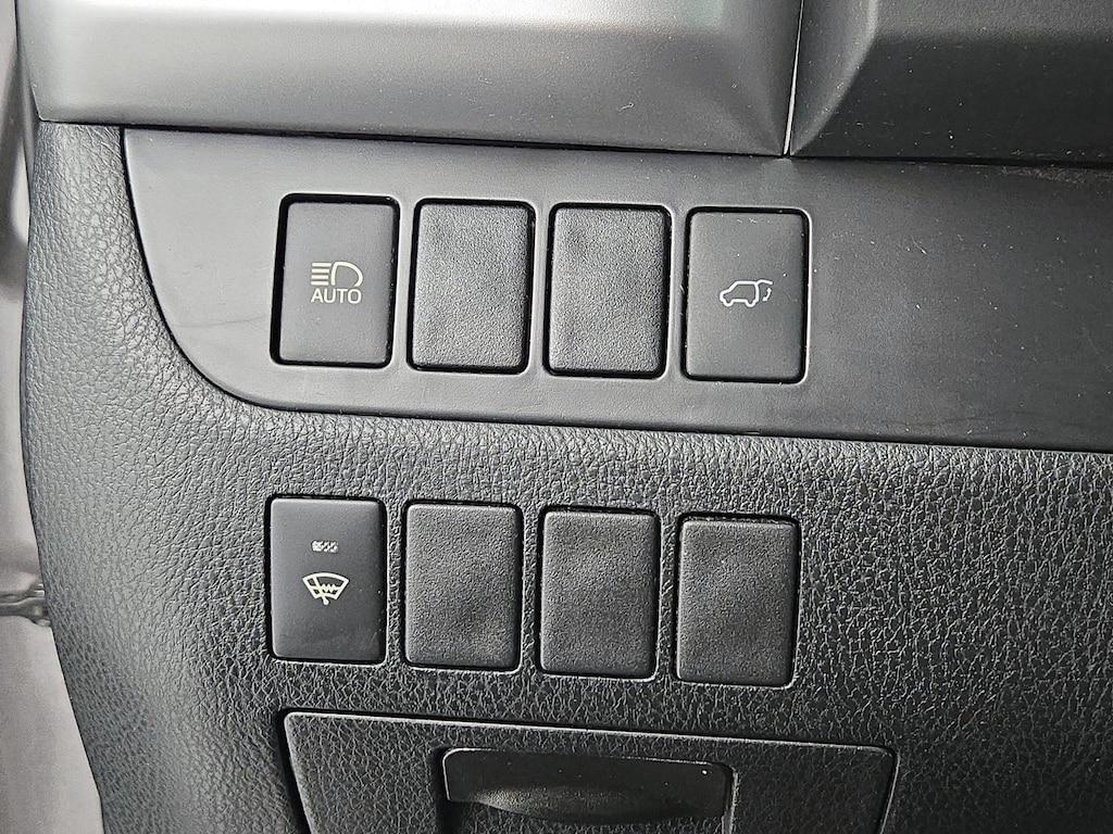 used 2019 Toyota Highlander Hybrid car, priced at $36,998