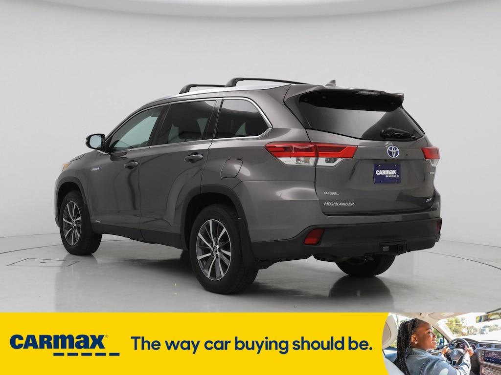 used 2019 Toyota Highlander Hybrid car, priced at $36,998