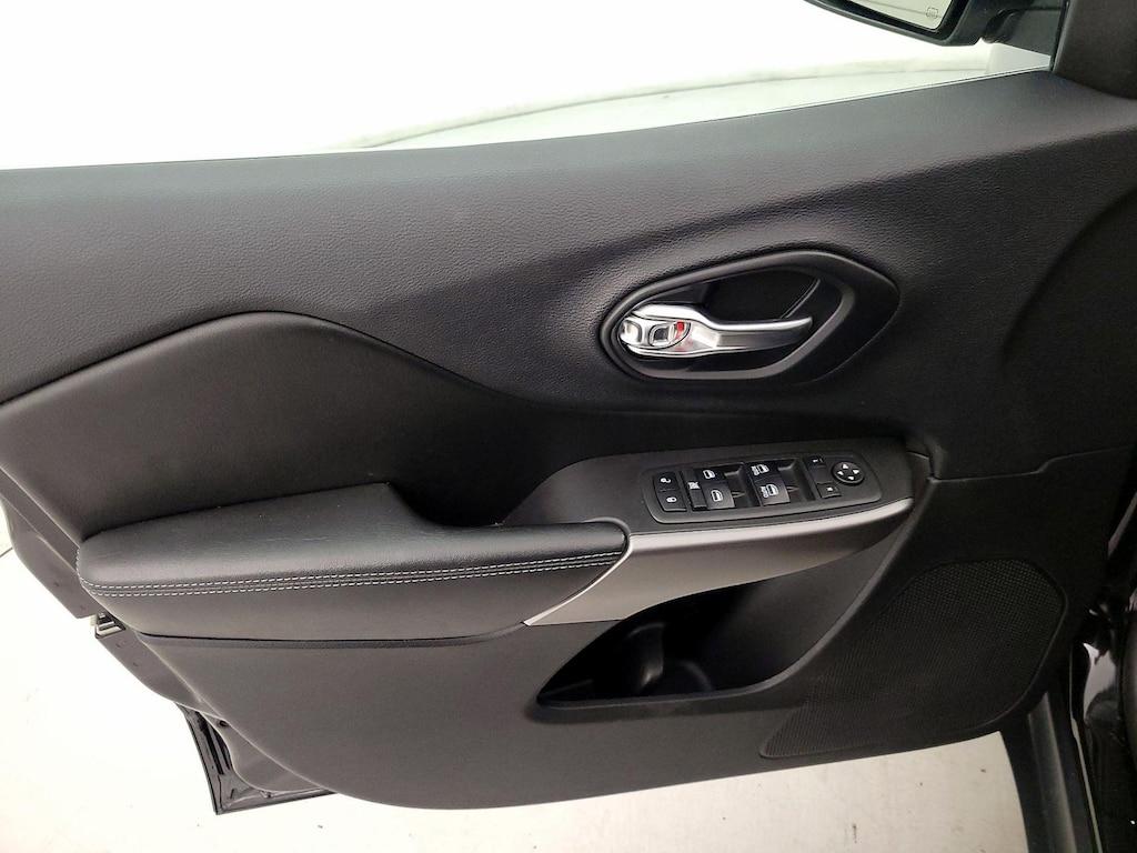 used 2019 Jeep Cherokee car, priced at $18,998