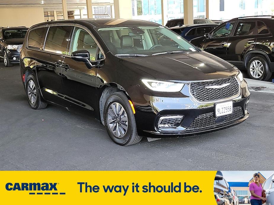 used 2024 Chrysler Pacifica Hybrid car, priced at $39,998