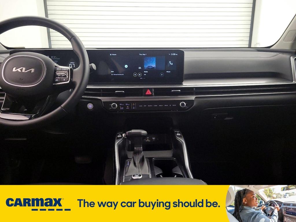 used 2024 Kia Sorento car, priced at $32,998