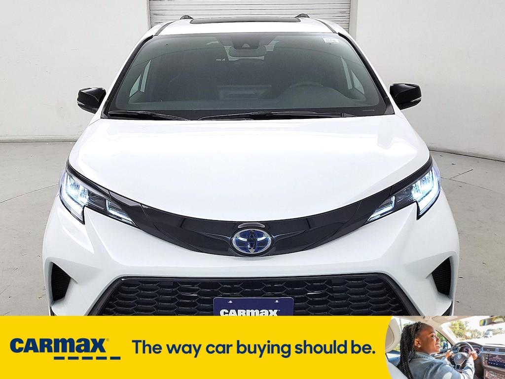 used 2025 Toyota Sienna car, priced at $62,998