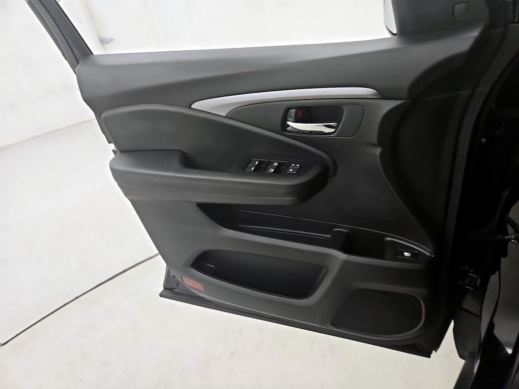 used 2022 Honda Pilot car, priced at $31,998