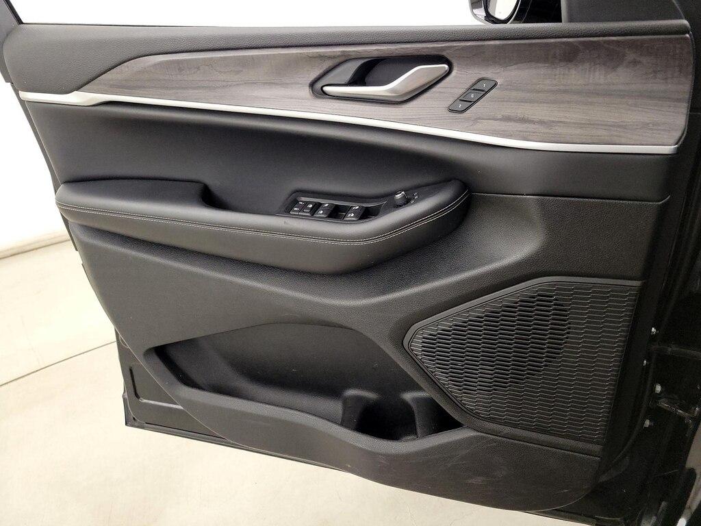 used 2023 Jeep Grand Cherokee car, priced at $28,998