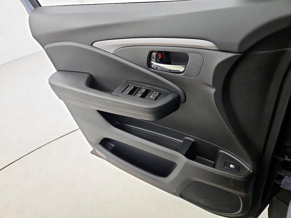 used 2022 Honda Pilot car, priced at $32,998