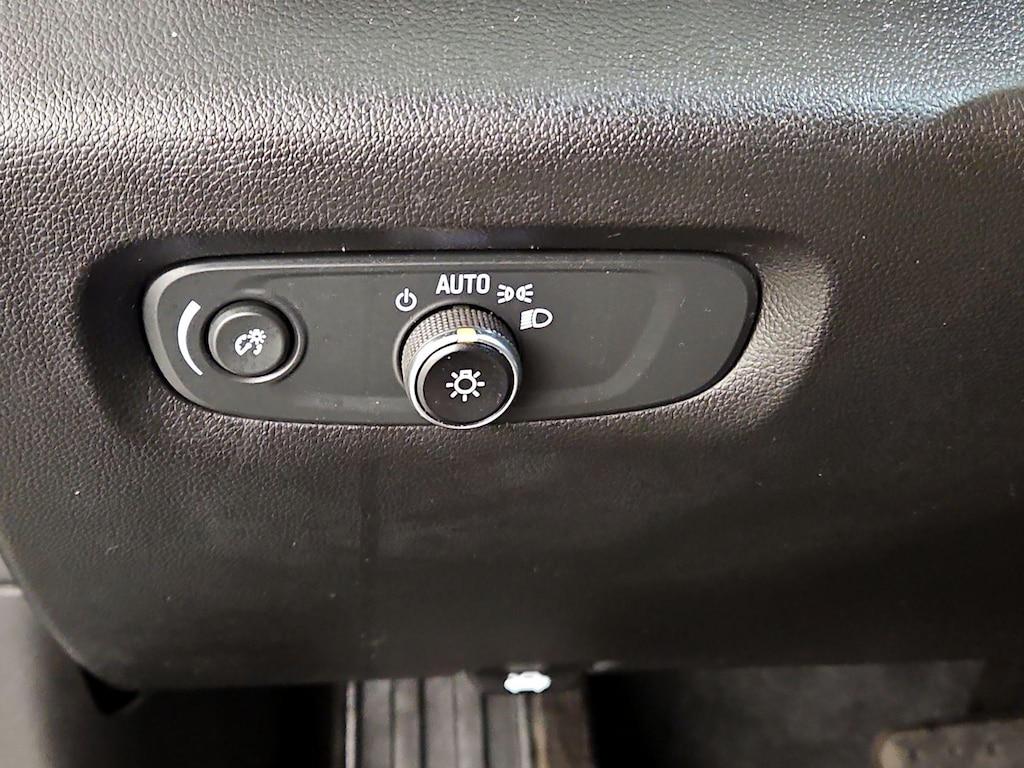 used 2022 Chevrolet Traverse car, priced at $24,998