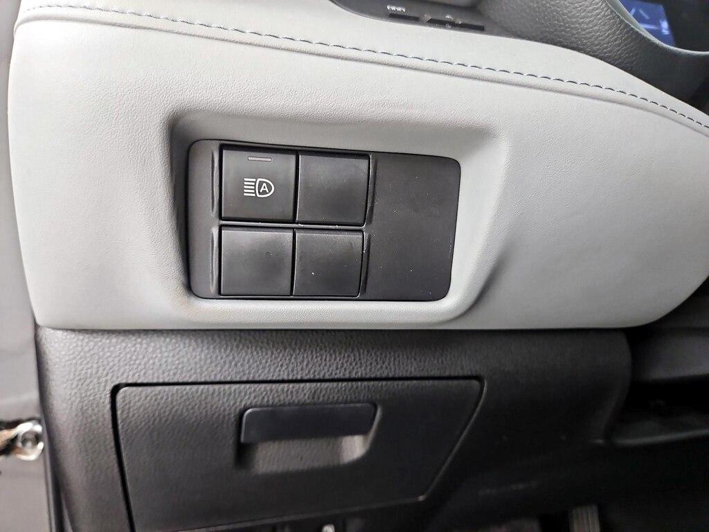 used 2022 Toyota Highlander car, priced at $33,998