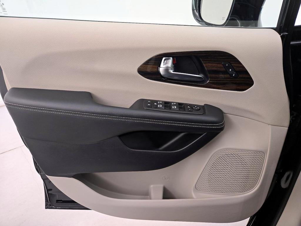 used 2023 Chrysler Pacifica car, priced at $29,998