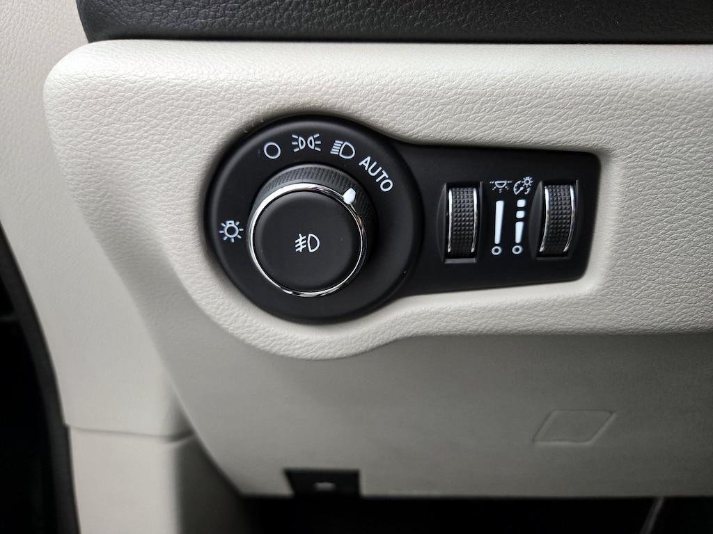 used 2022 Chrysler Pacifica car, priced at $32,998
