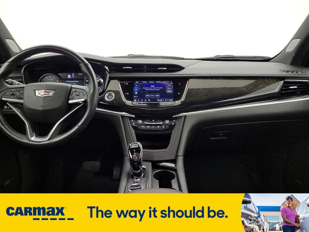 used 2022 Cadillac XT6 car, priced at $33,998