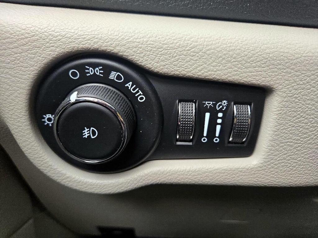 used 2022 Chrysler Pacifica Hybrid car, priced at $31,998