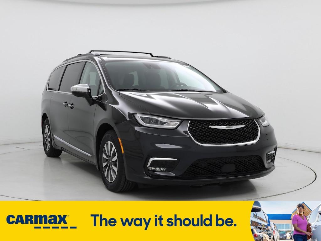 used 2022 Chrysler Pacifica Hybrid car, priced at $32,998