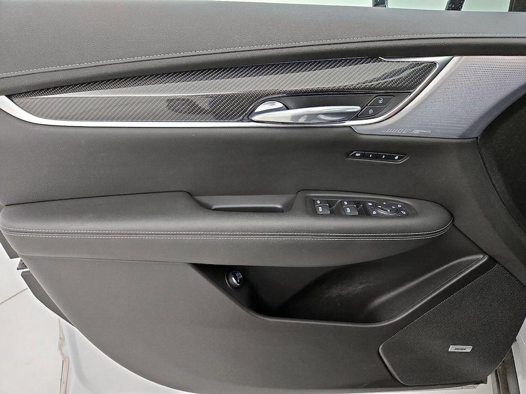 used 2023 Cadillac XT6 car, priced at $39,998