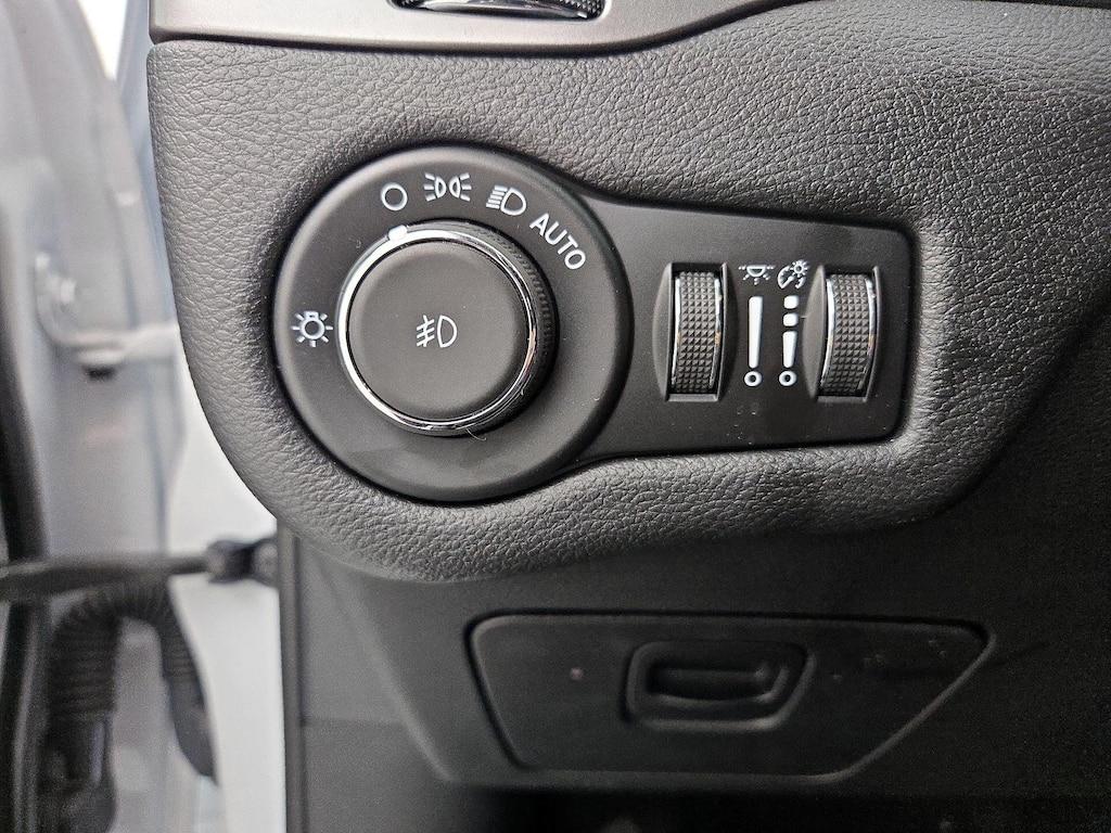 used 2021 Jeep Cherokee car, priced at $23,998