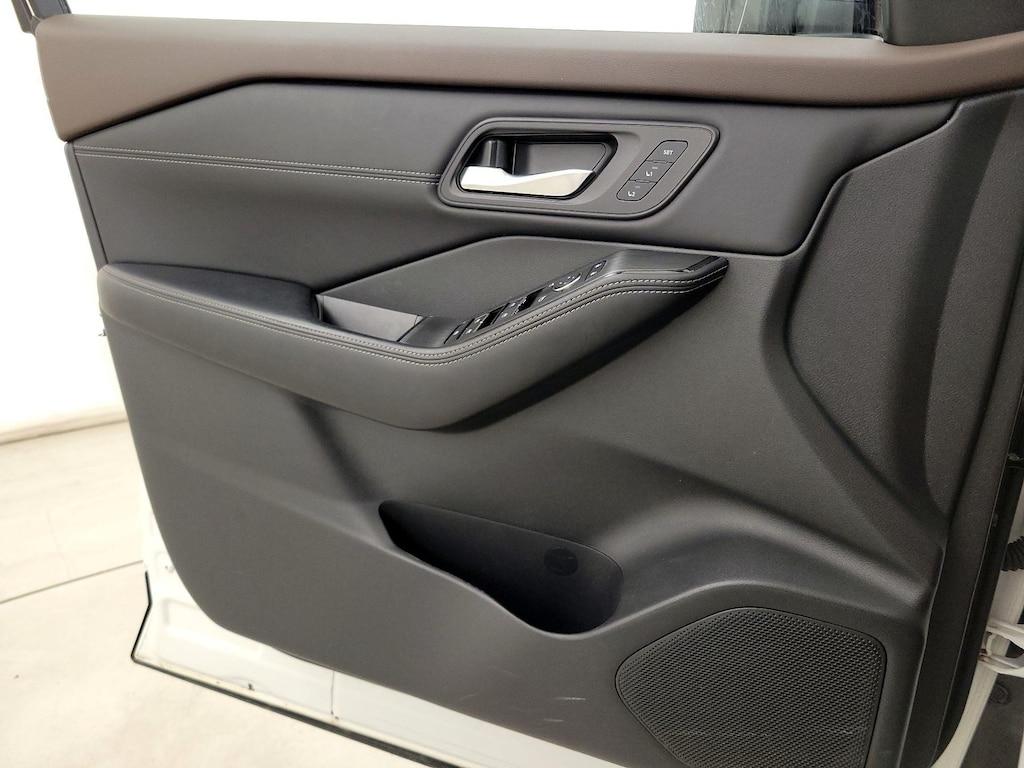 used 2023 Nissan Rogue car, priced at $29,998