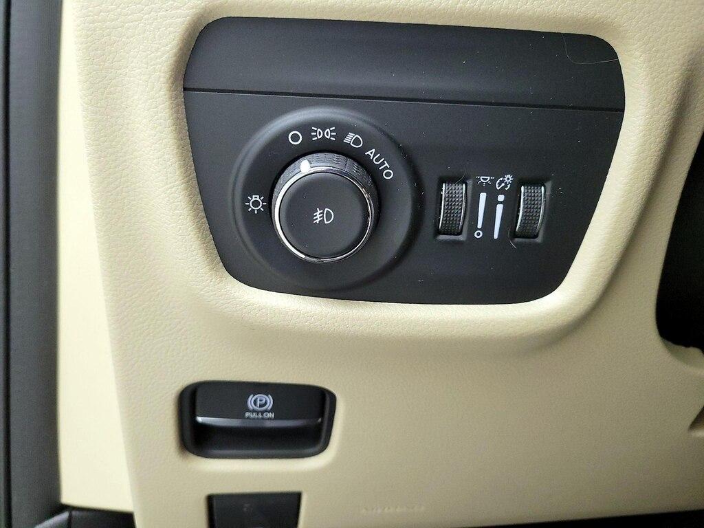 used 2022 Jeep Grand Cherokee car, priced at $36,998