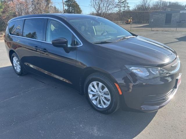 used 2017 Chrysler Pacifica car, priced at $15,495