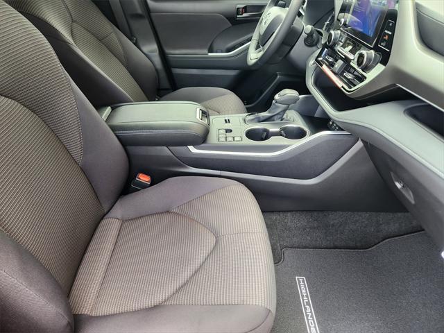 new 2025 Toyota Highlander car, priced at $46,475